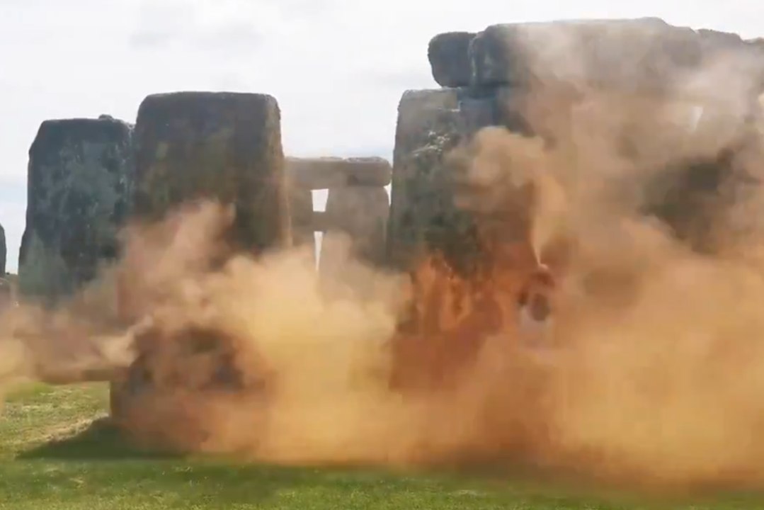 Ambientalistas vandalizaron Stonehenge que tiene 5 mil años de antigüedad