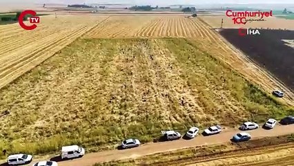 Satamadığı soğanı hayrına dağıttı