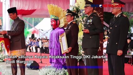 Pj Gubernur Heru Budi Berikan Penghargaan ke Sejumlah Instansi di Perayaan HUT ke-497 Jakarta