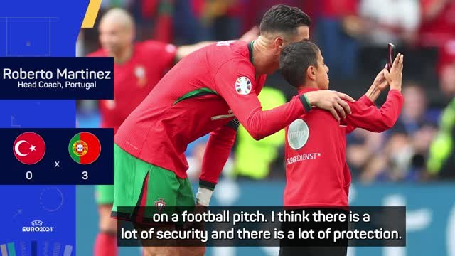 Martinez worried by selfie-seeking pitch invaders at Portugal game