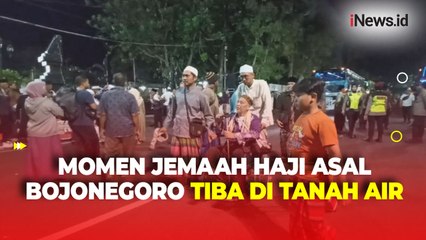 Sujud Syukur, Jemaah Haji Kloter Pertama Asal Bojonegoro Tiba di Tanah Air