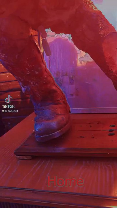 the doll lamp. In an atmosphere where there is no room for weighing or calculating time based on mere assumptions. #art