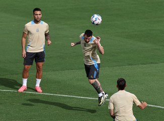 المنتخب الأرجنتيني يحافظ على الصدارة