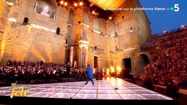 Cyril Féraud et Juliette Chaine aux commandes de Musiques en fête sur France 5 ce mercredi 19 juin 2024.