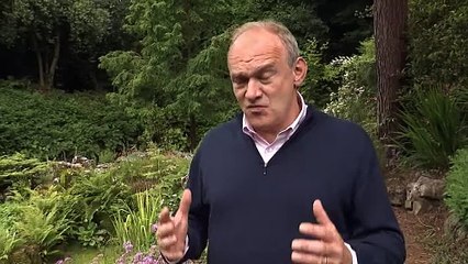 Ed Davey pledges to tackle 'menace' potholes