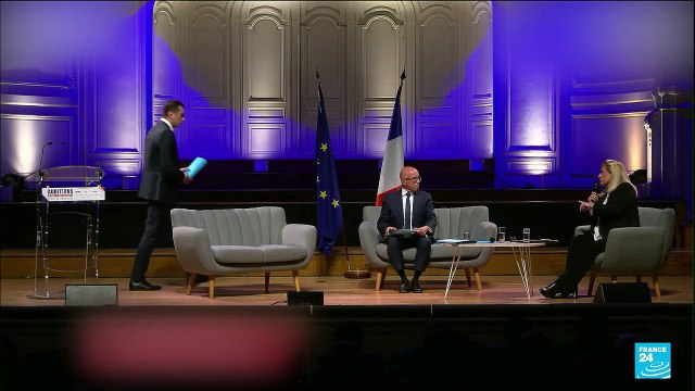 Législatives : grand oral des représentants des partis devant des patrons inquiets