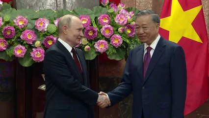 Putin promete fortalecer sus relaciones con Vietnam durante una visita de Estado