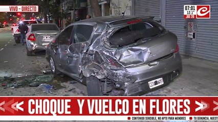 Tremendo choque y vuelco en el barrio de Flores
