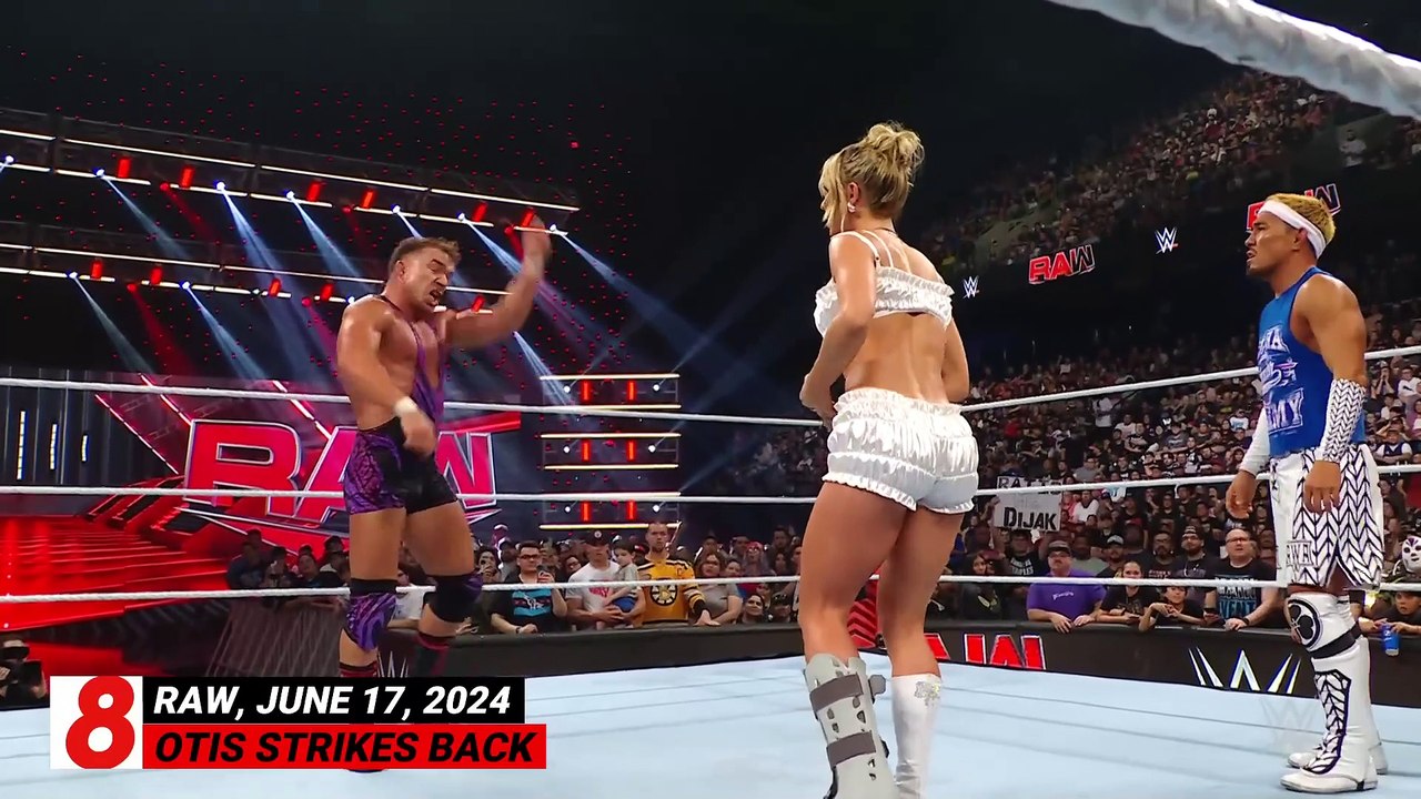 Top 10 Monday Night Raw moments WWE