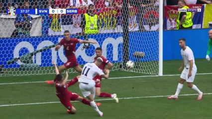 Euro 2024 : Šeško allume la première mèche qui s'écrase sur le poteau !