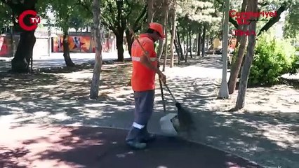 Temizlik görevlisi çöpte bulduğu 500 milyonu sahibine teslim etti