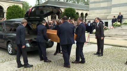 Le temps des adieux à Françoise Hardy au cimetière du Père-Lachaise