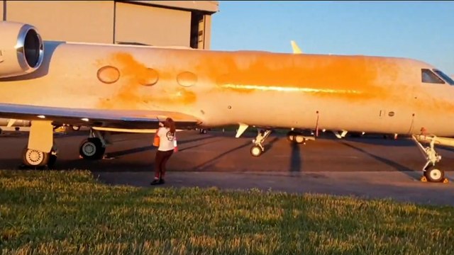 Des militantes écologistes aspergent deux jets privés alors qu’elles visaient celui de Taylor Swift