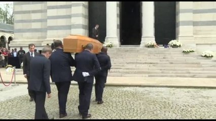 Folla e applausi a Parigi per dire addio a Françoise Hardy