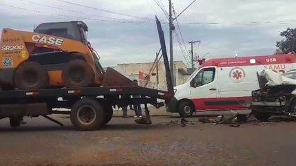 Motorista de Ecosport fica ferida após acidente com guincho no Bairro Alto Alegre