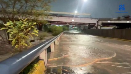 Se desborda el río Santa Catarina; cierran Av. Morones Prieto