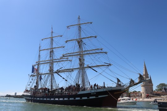 3 mâts Belem, de la flamme olympique à La Rochelle