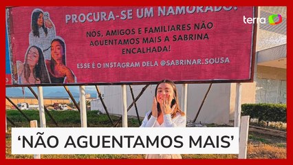 Jovem de 22 anos ganha outdoor da família com ‘procura-se namorado’ em SC