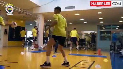 Jose Mourinho ayağının tozuyla tüm takıma gözdağı verdi: Kimse geç kalamaz