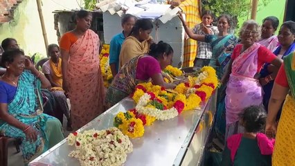 Bebida adulterada deixa 34 mortos na Índia