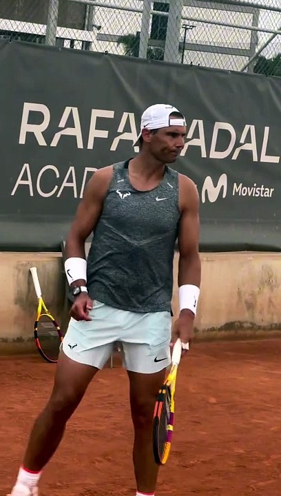 Aitana y Rafa Nadal, jugando al tenis juntos en la Rafa Nadal Academy
