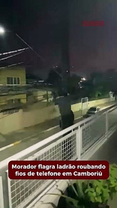 Vídeo flagra ladrão roubando fios de telefone em Camboriú