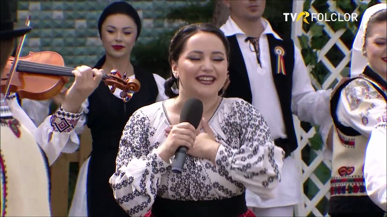 Paula Florescu - Haideti fetelor la joc (Cantec de sarbatoare - TVR Folclor - 13.06.2024)