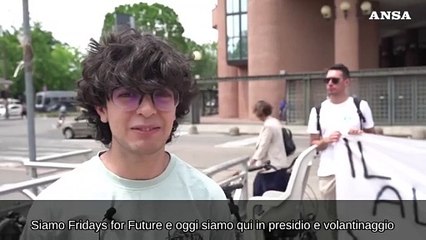 Smog, processo a Torino: sit-in degli attivisti di Fridays for Future