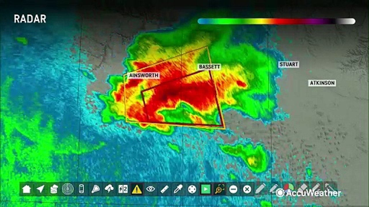 Severe thunderstorm threat and dangerous heat f...