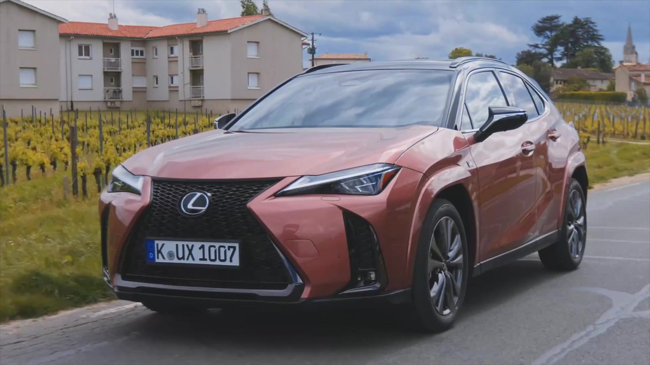 Der neue Lexus UX 300h - Multimedia-System