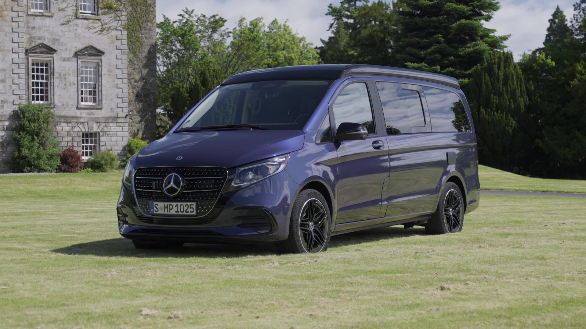 Mercedes Benz Marco Polo Design Preview in Sodalith blue