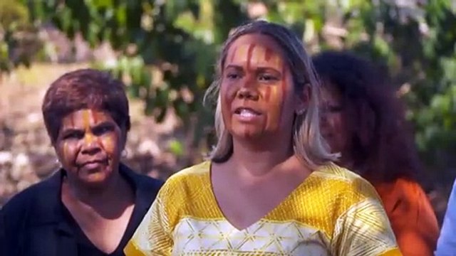 NT federal governments gather with land councils on Tiwi Islands to sign major housing deal