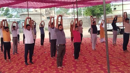 करोगे योग तो रहेंगे निरोग, किया सामूहिक योगाभ्यास