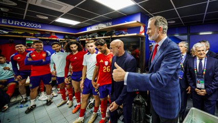 El rey Felipe VI felicita a la selección española