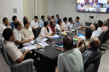 जनसुनवाई में कलक्टर ने आमजन की परिवेदनाओं का किया समाधान