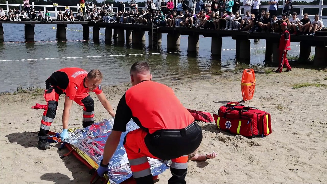 Wakacje nad wodą. Impreza nad jeziorem Jeleń (1)