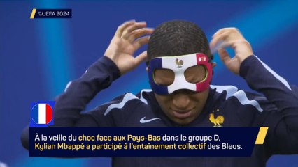 Mbappé s'entraîne avec un masque aux couleurs de l'équipe de France