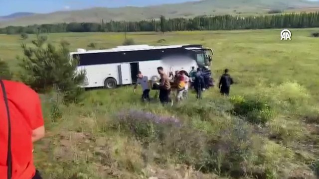 Otobüs şarampole indi... Yolcular yaralandı
