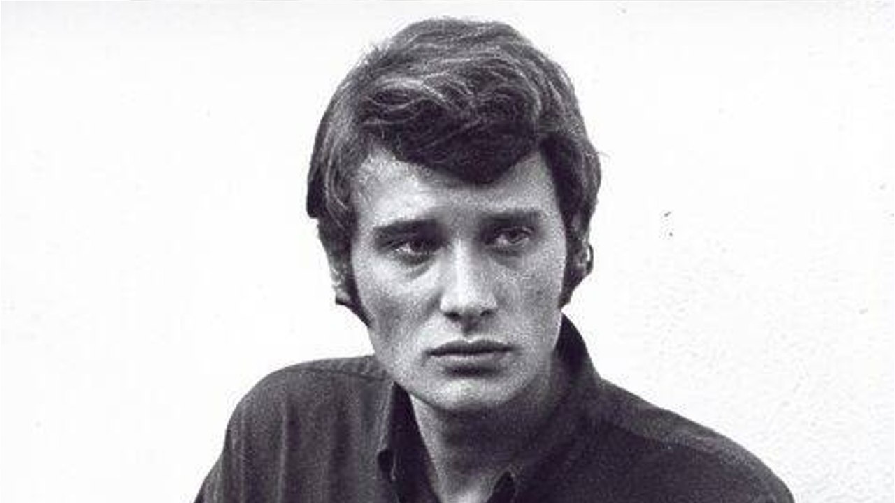 GALA VIDEO - Cameron, sosie de Johnny Hallyday, rend hommage à son grand-père : “Il était très content de faire partie de ce projet”