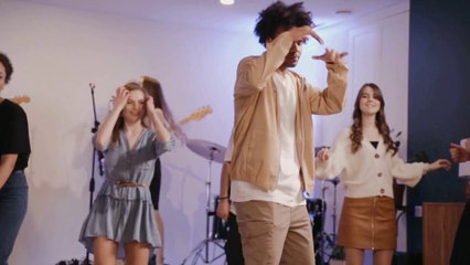 English Song That Will Be Stuck in Your Head All Day