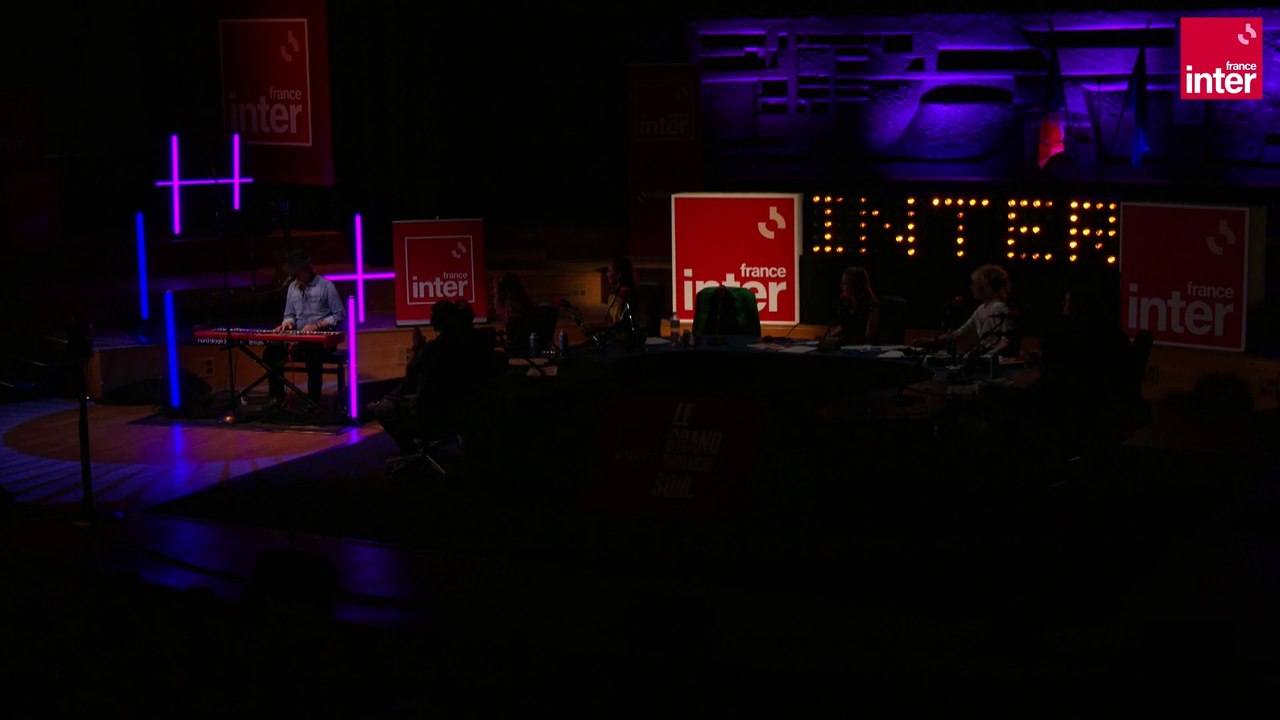 "Les loups sont entrés dans Paris" par Arthur H