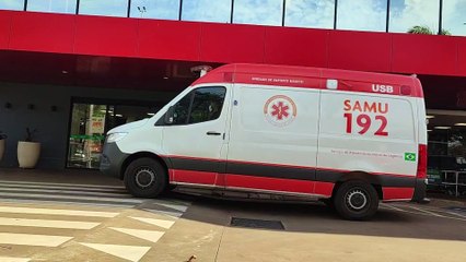 Jovem sofre crise convulsiva em supermercado na Avenida Tancredo Neves
