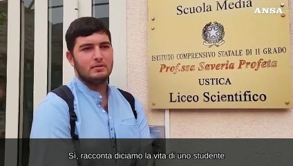 Video herunterladen: Maturita', a Ustica un solo studente sostiene gli esami