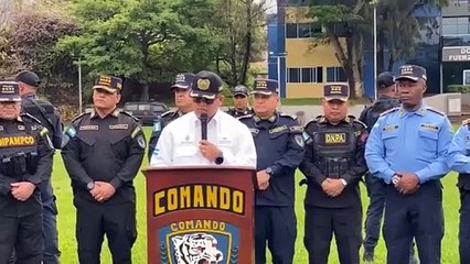 Ministro de Seguridad no niega ni confirma el supuesto otorgamiento de contratos de publicidad a sus hijos