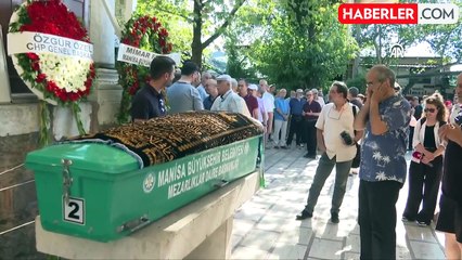 CHP Genel Başkanı Özel, MHP'li ismin cenaze törenine katılıp tabutunu taşıdı