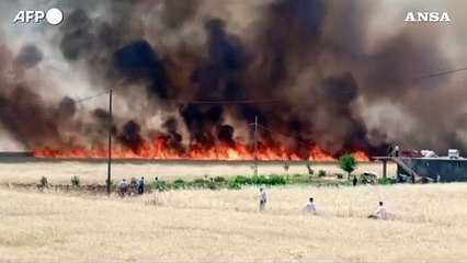 Turchia, incendio nel sudest del Paese: fiamme lambiscono villaggi