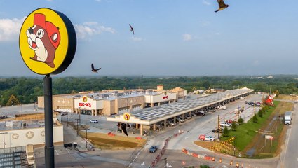 The Buc-ee’s Statue Got A New Look, And Fans Have Thoughts