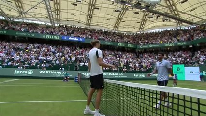 Halle - Renversé par Zverev, Fils s'arrête juste avant le dernier carré