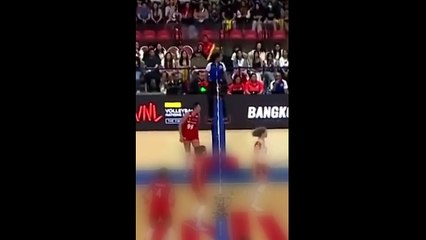 Ebrar Karakurt bu sefer bizi tüm dünyaya rezil etti