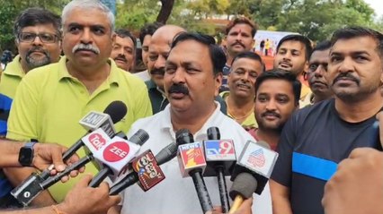 पूरी तरह से चरमराई आर्थिक व्यवस्था